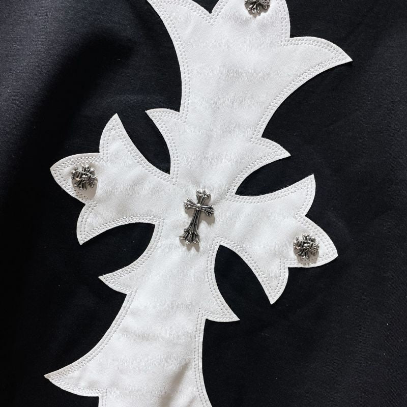 Chrome Hearts Oversized Fleur Cross Appliqué Crystal Stud Tee – Black / White