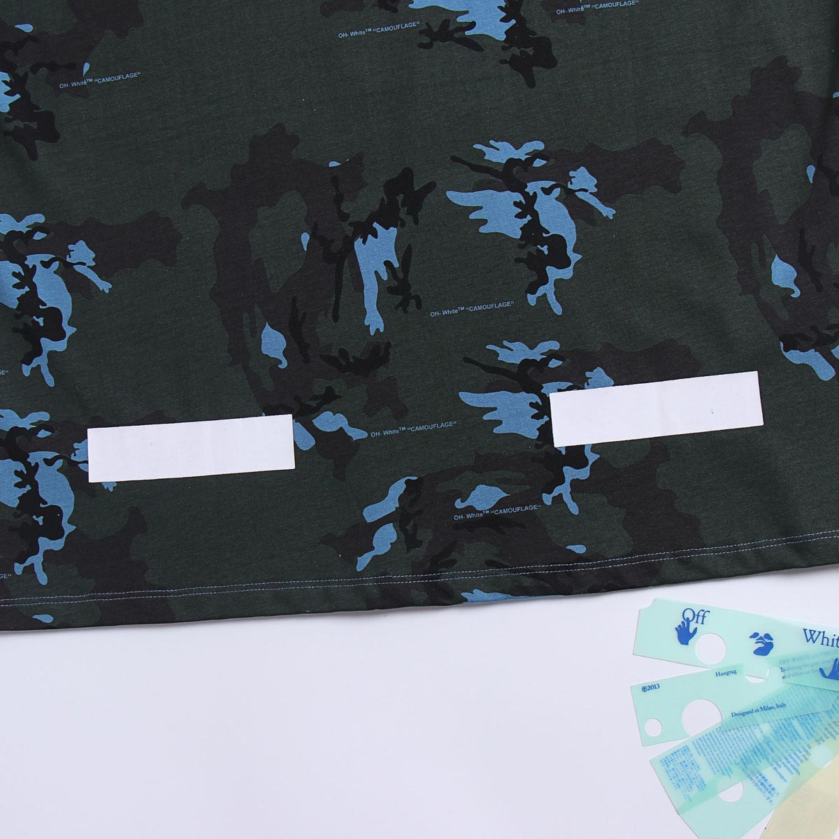 OFF-WHITE "Seeing Things" Camo Arrow Graphic T-Shirt
