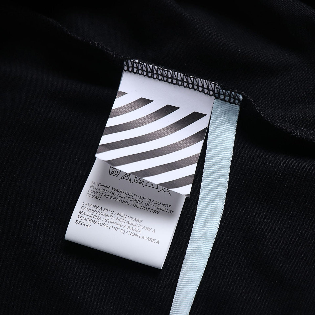 OFF-WHITE c/o Virgil Abloh™ Badge Graphic T-Shirt