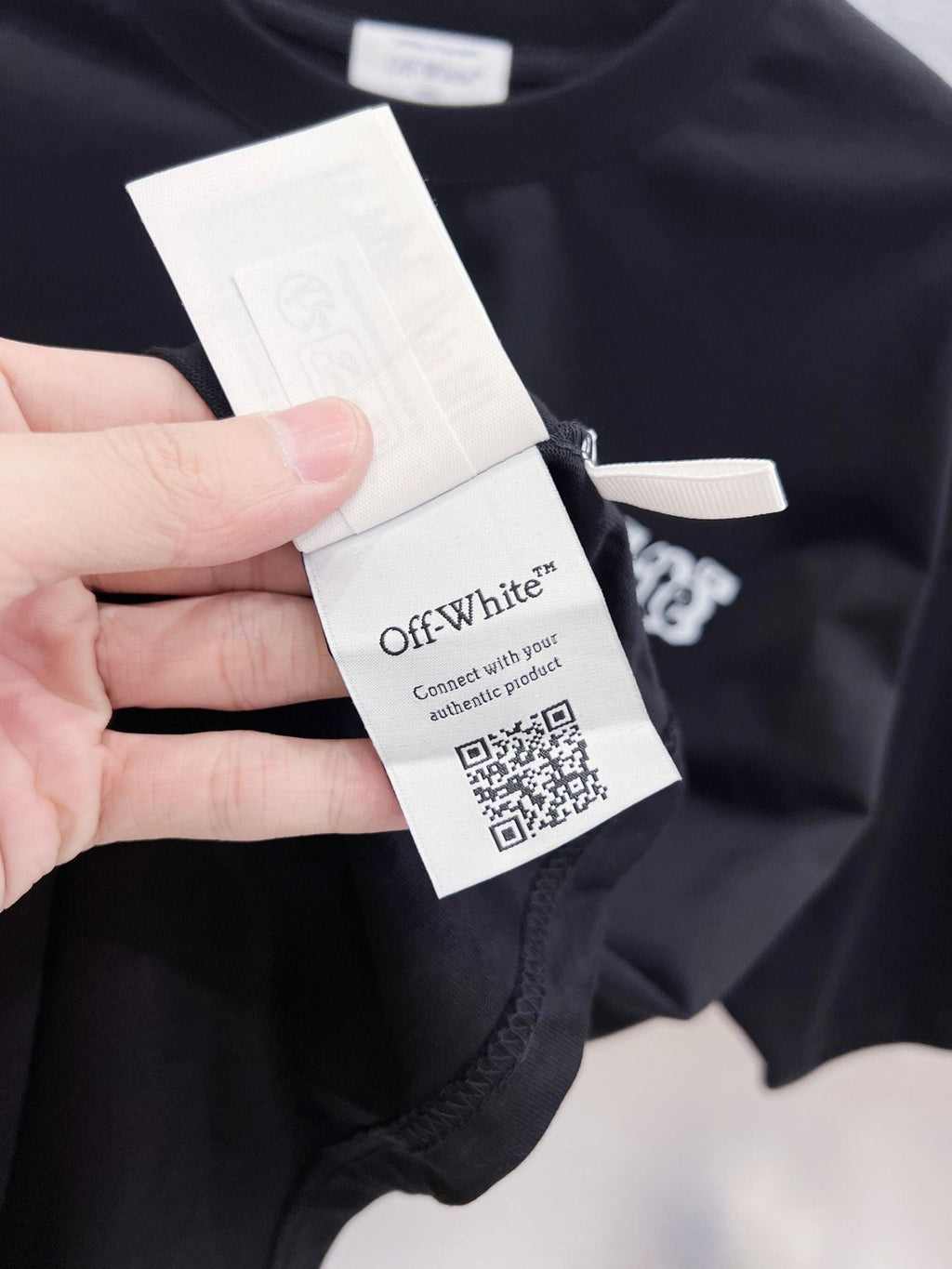 Off-White Arrow Print T-Shirt — Grey / White / Black